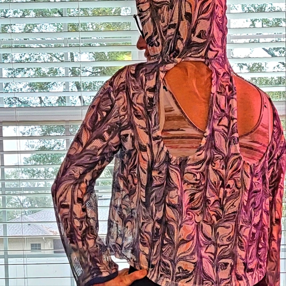 Yoga Long Sleeve Cropped NET Hoodie S - Picture 1 of 8
